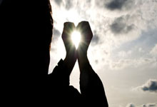 爱游戏：东契奇15场20+比肩科比韦斯特！里夫斯：他是我最喜欢的球员之一.